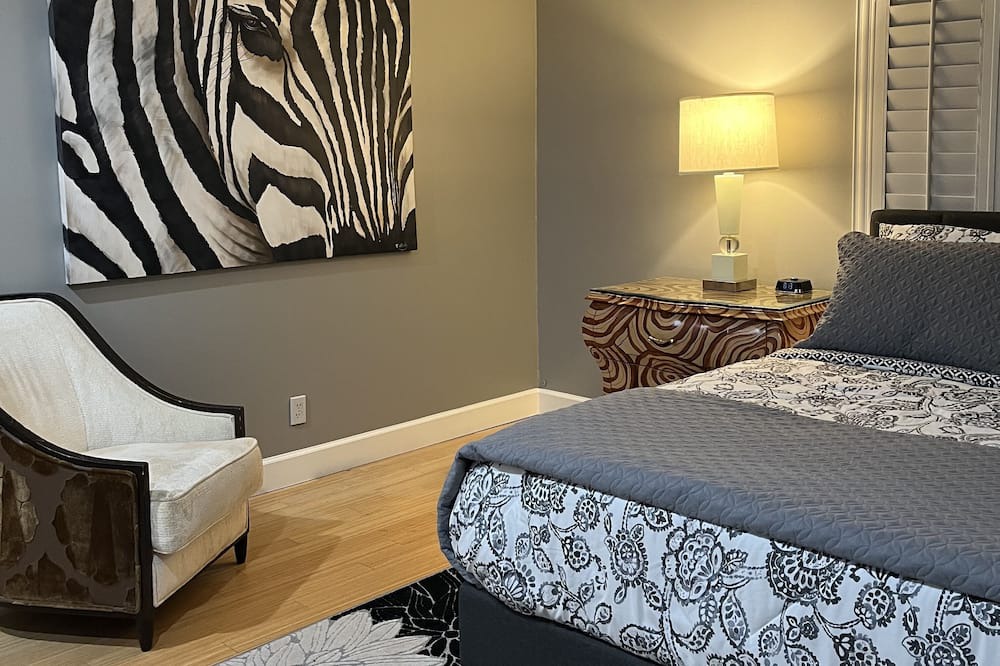 Photo of Bedroom in Westside Costa Mesa
