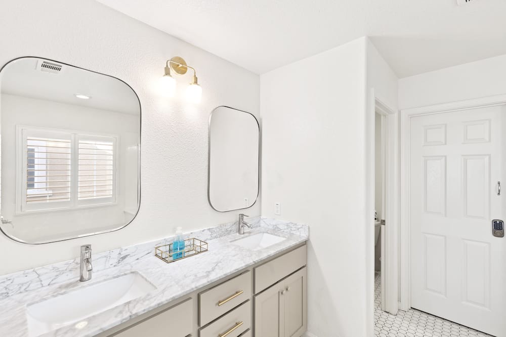 Photo of Bedroom in Nut Tree