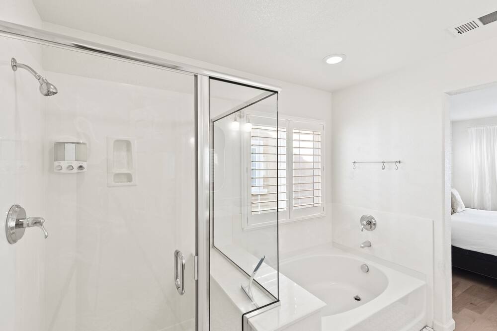 Photo of Bathroom in Nut Tree
