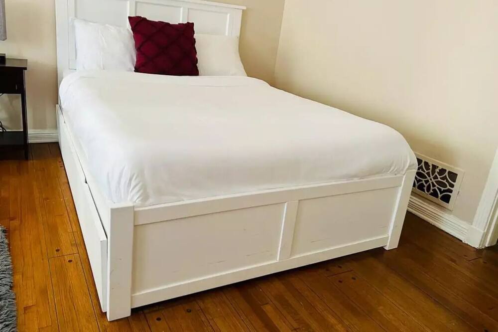 Photo of Bedroom in Carthay Circle