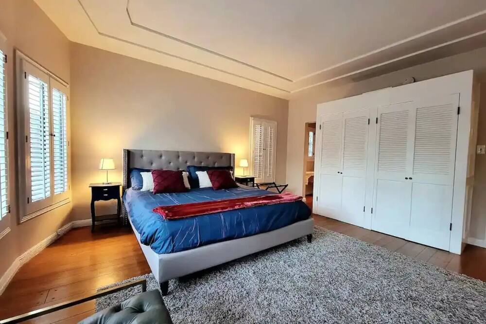Photo of Bedroom in Carthay Circle