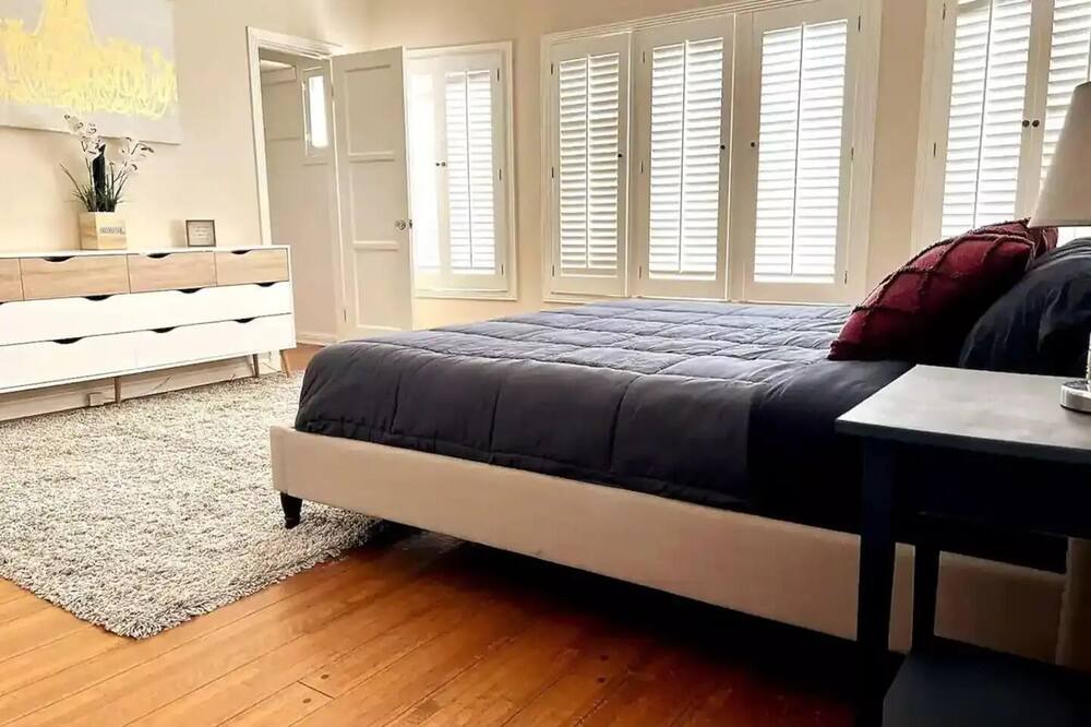 Photo of Bedroom in Carthay Circle