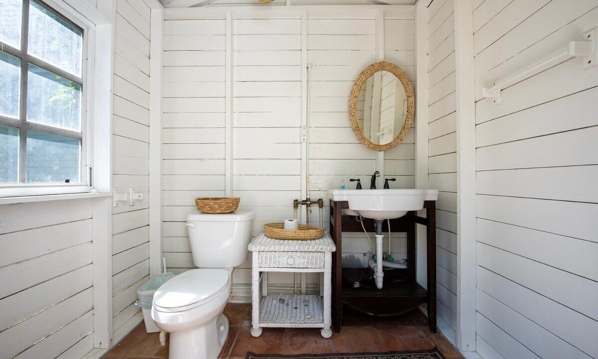 Photo of Bathroom in Dunmore Town