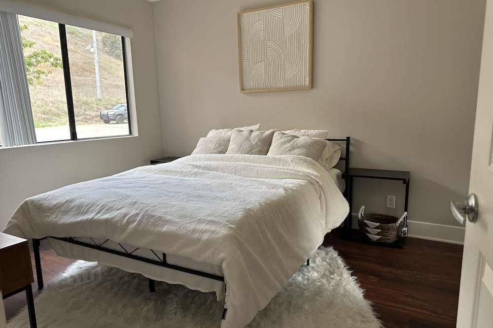 Photo of Bedroom in Calabasas