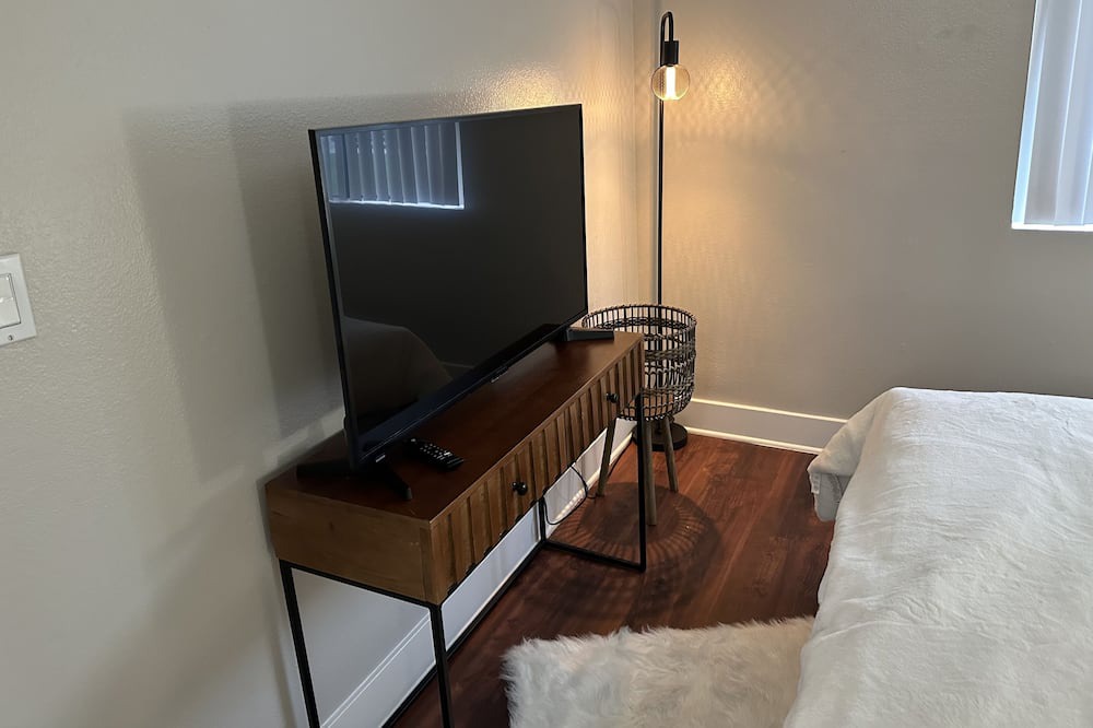 Photo of Bedroom in Calabasas