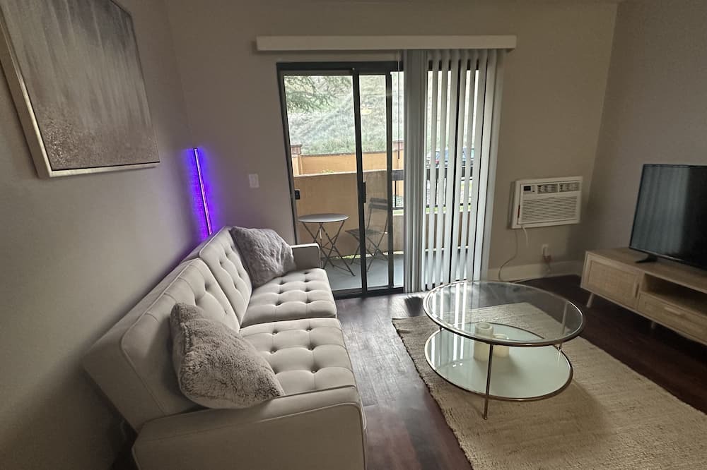 Photo of Livingroom in Calabasas
