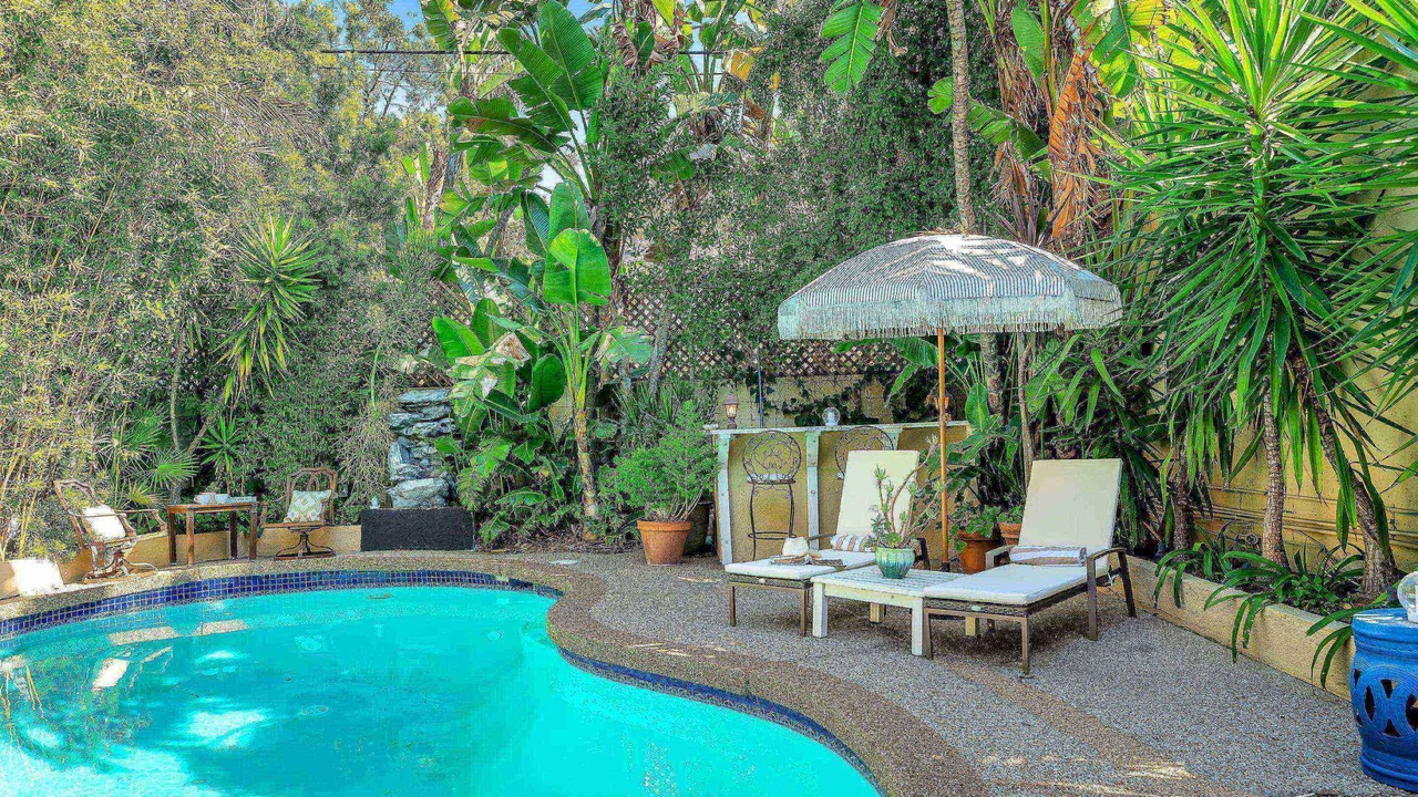Photo of Outdoor in Greater Wilshire - Hancock Park