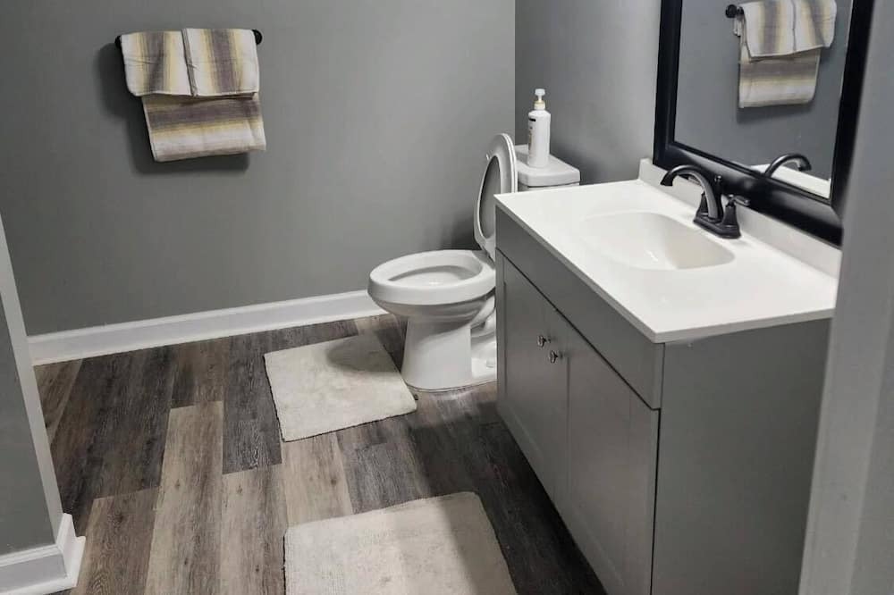 Photo of Bathroom in Saraland