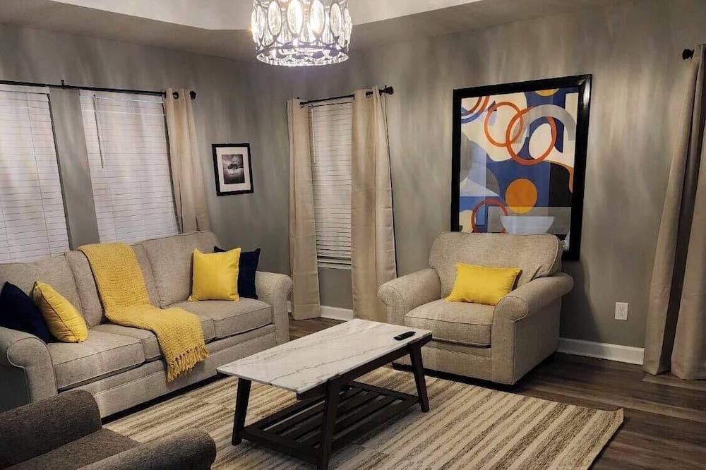 Photo of Livingroom in Saraland