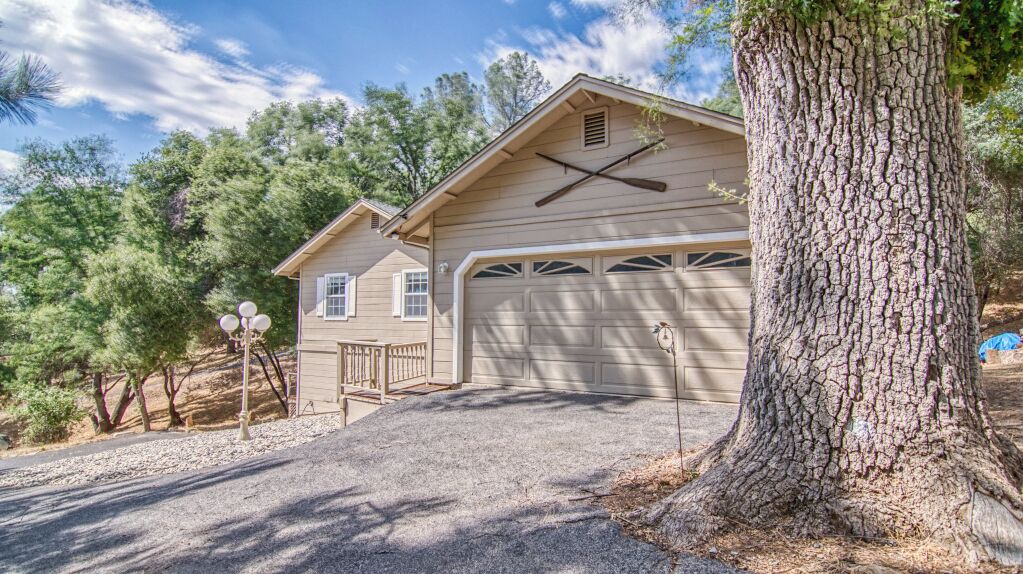 Photo of Outdoor in Groveland