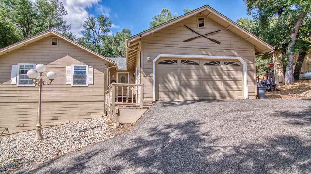 Photo of Outdoor in Groveland