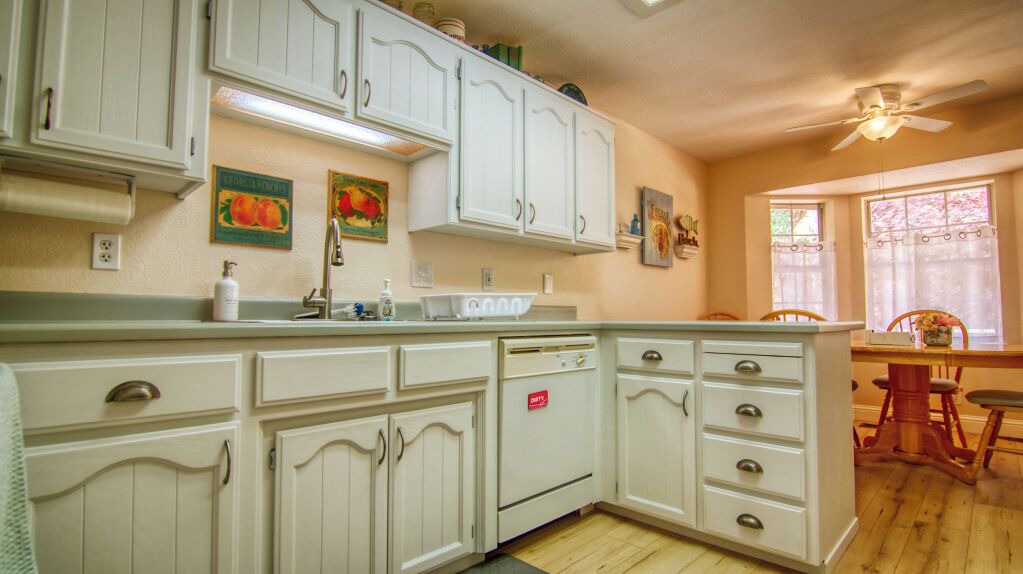 Photo of Kitchen in Groveland