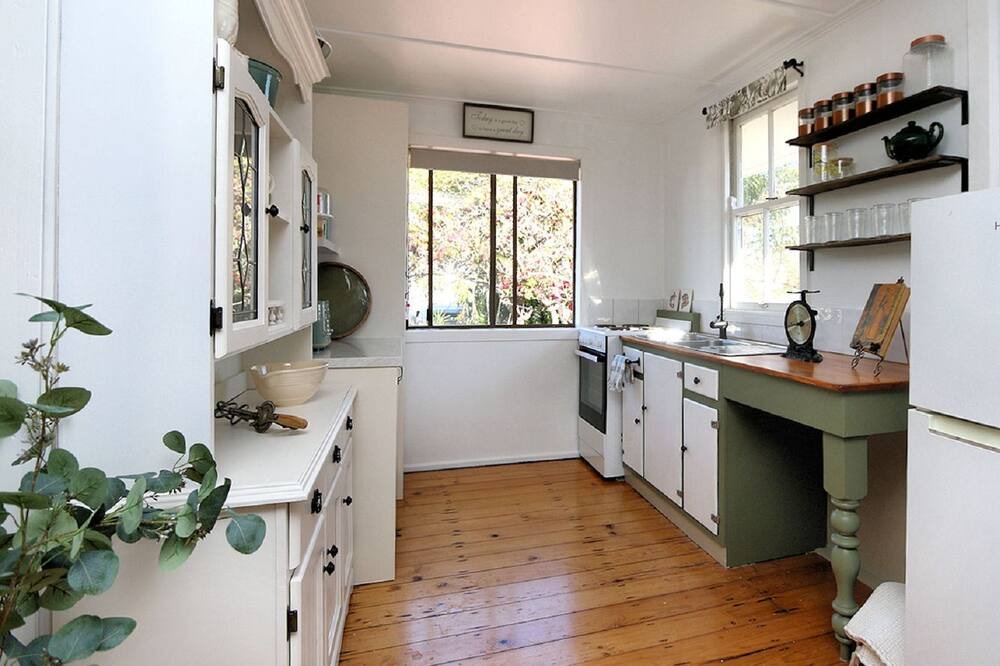 Photo of Kitchen in Elliott Heads