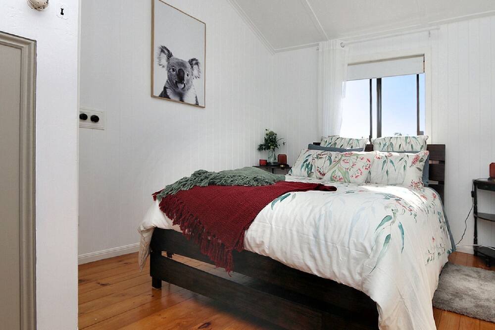 Photo of Bedroom in Elliott Heads