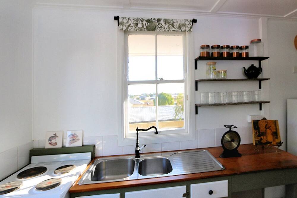 Photo of Kitchen in Elliott Heads