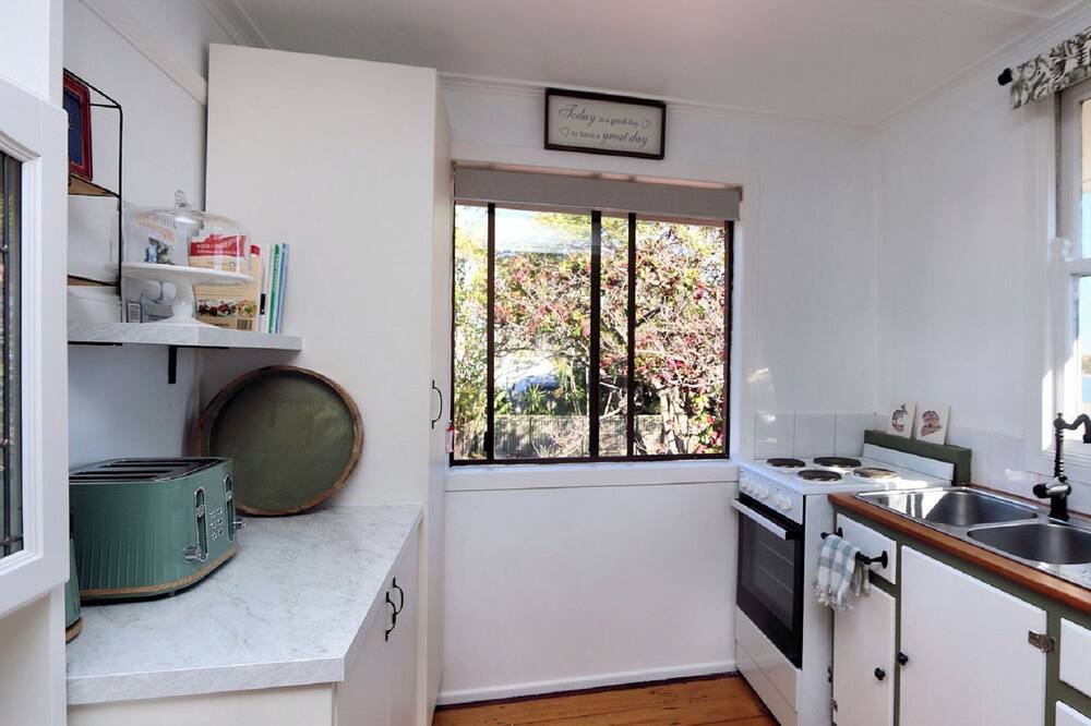 Photo of Kitchen in Elliott Heads