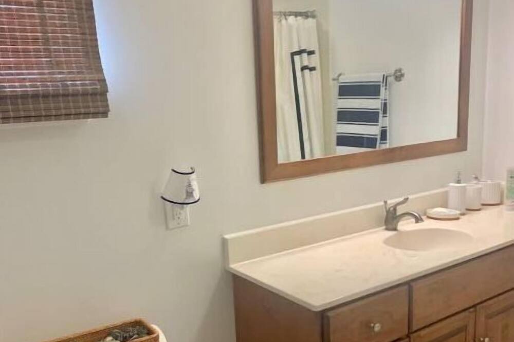 Photo of Bathroom in Naples