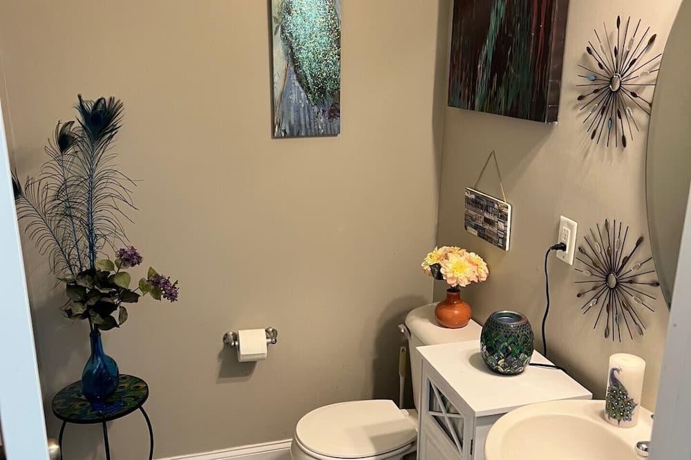 Photo of Bathroom in Cape Fear