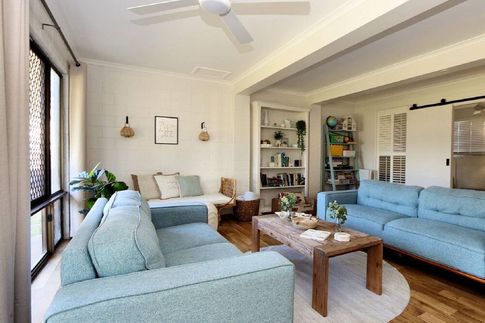 Photo of Livingroom in Elliott Heads