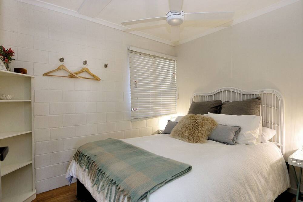 Photo of Bedroom in Elliott Heads