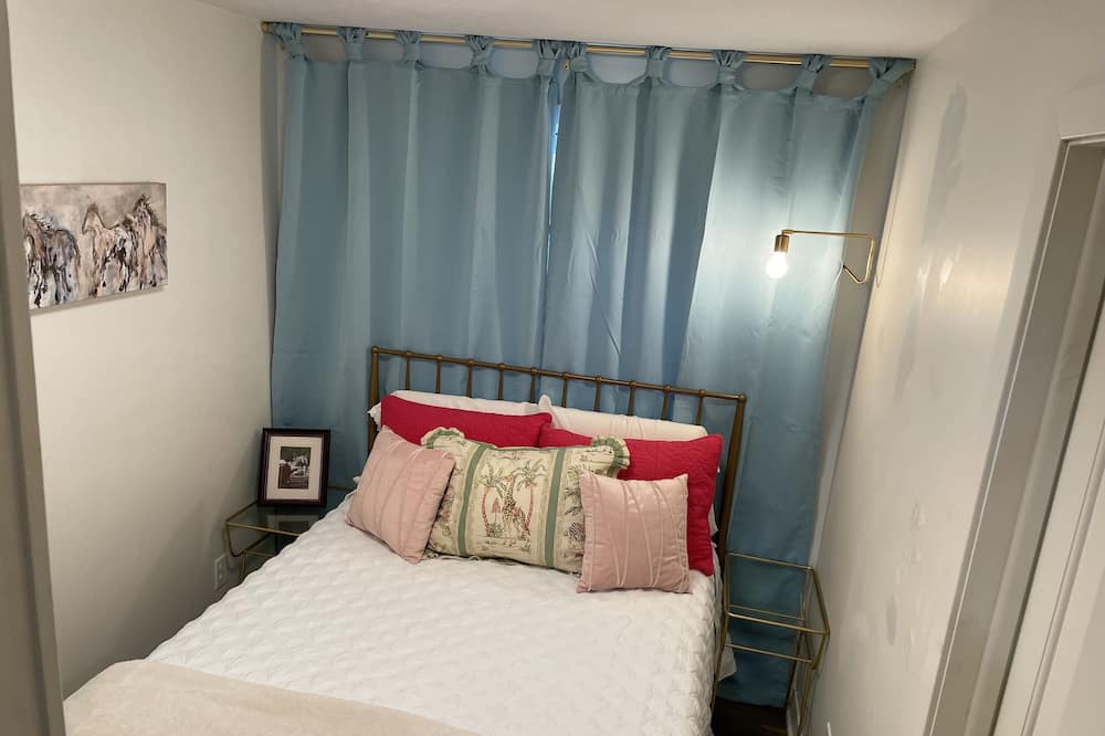 Photo of Bedroom in Irondale