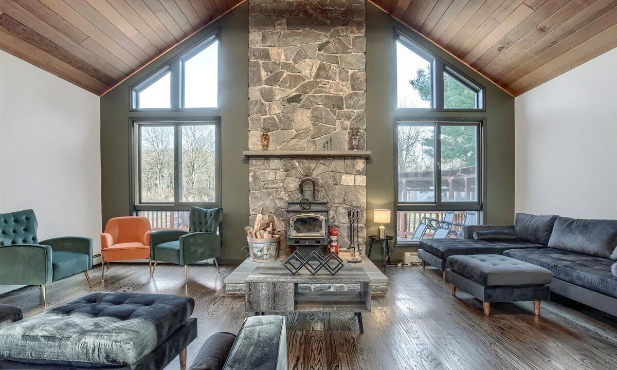 Photo of Livingroom in South Blooming Grove