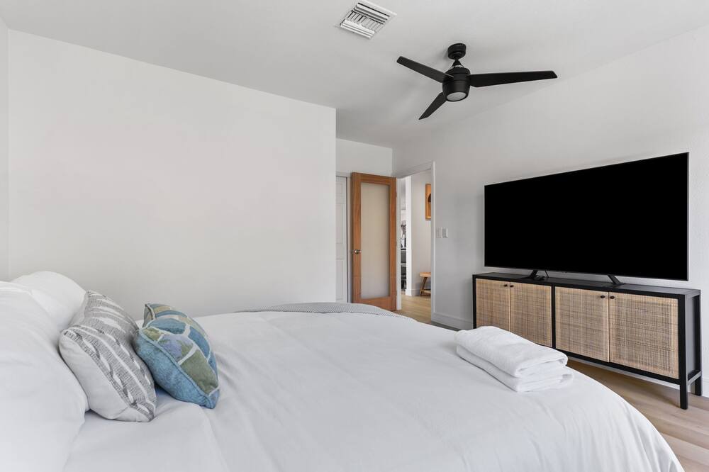 Photo of Bedroom in North Tustin