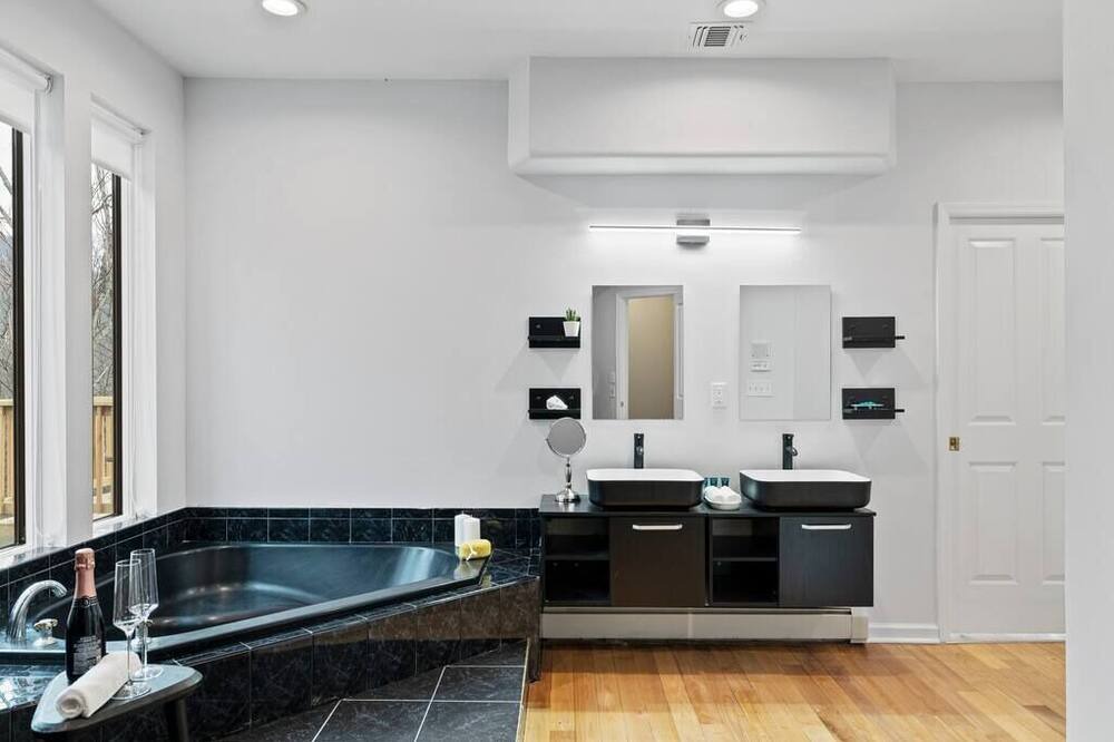 Photo of Bathroom in Greenwood Lake