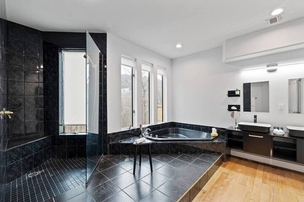 Photo of Bathroom in Greenwood Lake