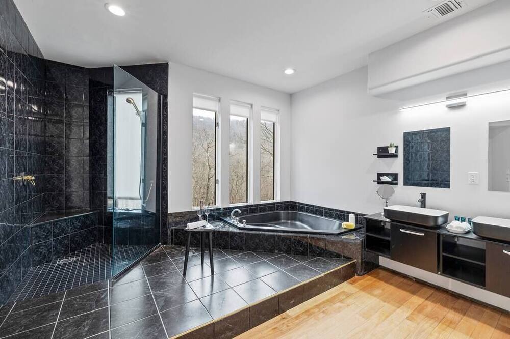 Photo of Bathroom in Greenwood Lake