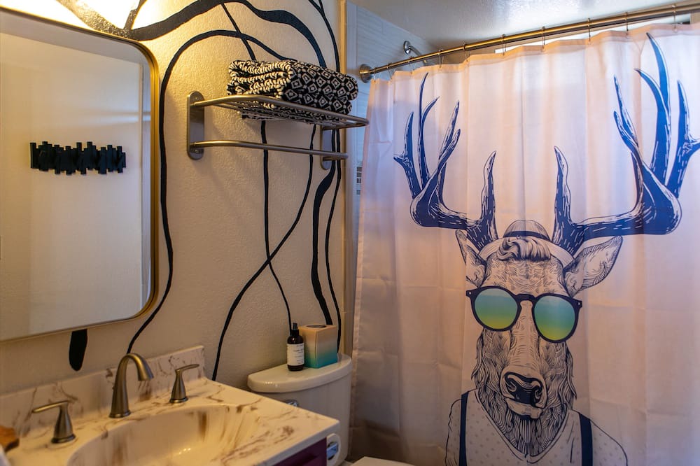Photo of Bathroom in Woodlands