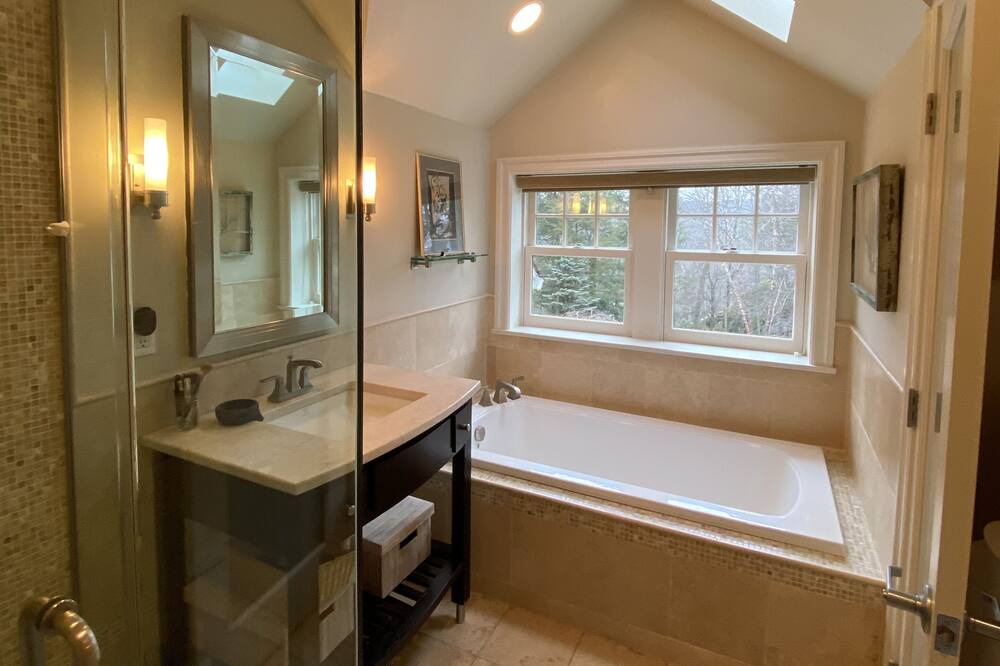 Photo of Bathroom in Tuxedo Park