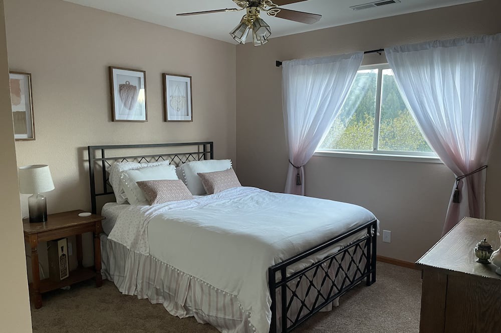 Photo of Bedroom in Sutter Creek