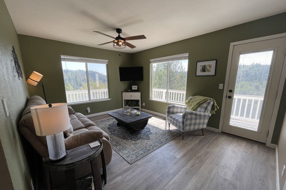 Photo of Livingroom in Sutter Creek