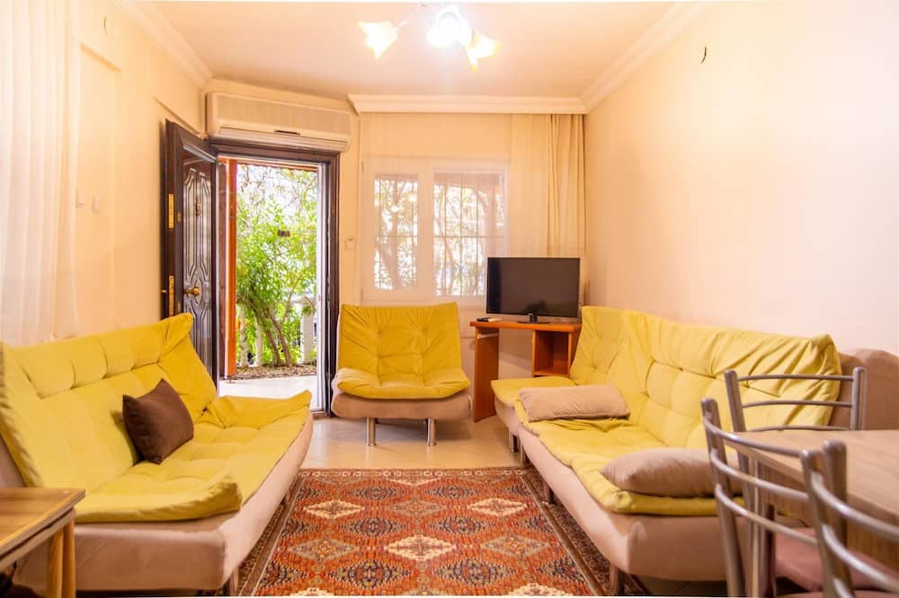 Photo of Livingroom in Altinkum