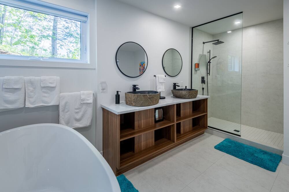Photo of Bathroom in Saint Irenee