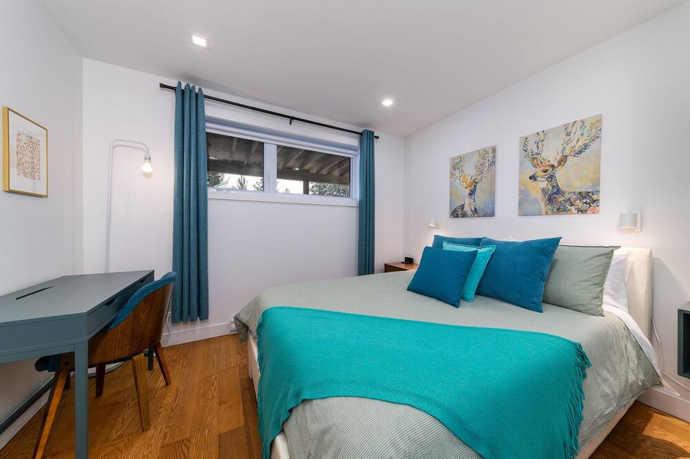 Photo of Bedroom in Saint Irenee