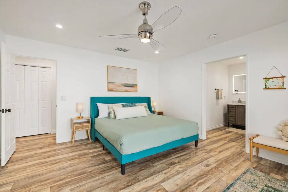 Photo of Bedroom in Desert Park Estates