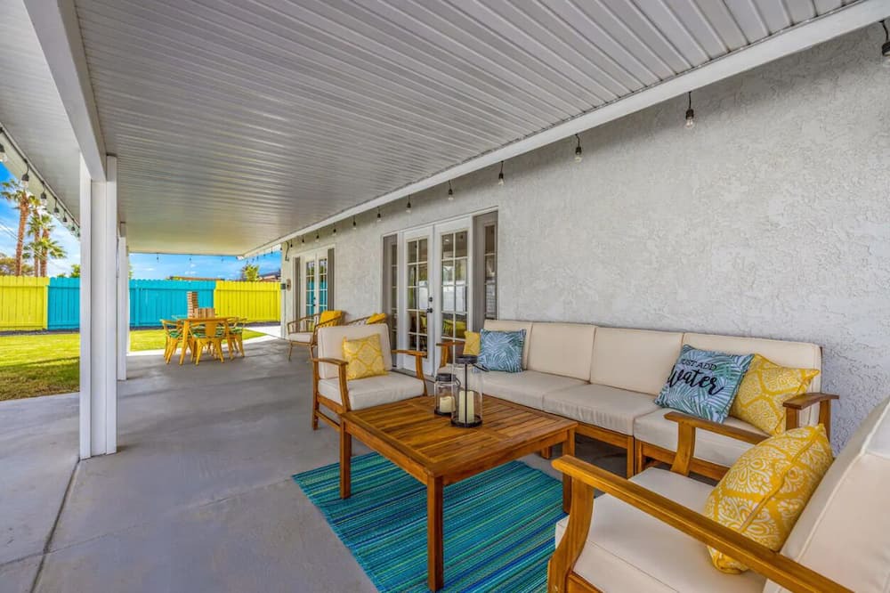 Photo of Outdoor in Desert Park Estates