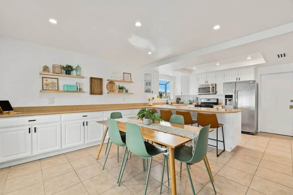 Photo of Kitchen in Desert Park Estates