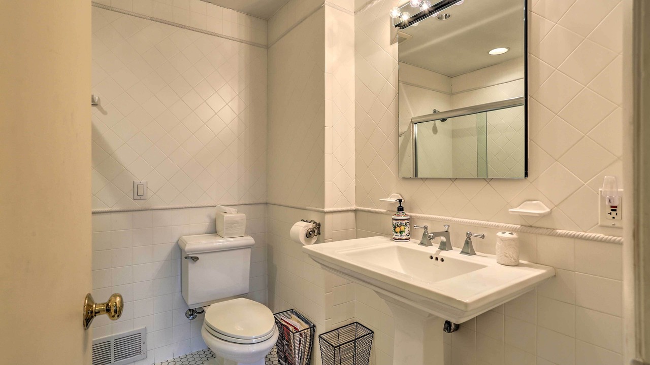 Photo of Bathroom in Garrison