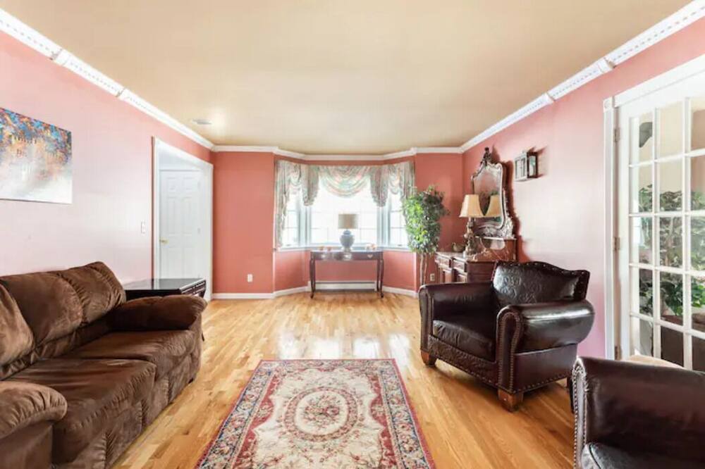 Photo of Livingroom in Monroe