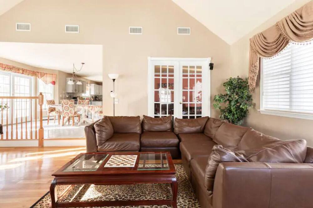 Photo of Livingroom in Monroe