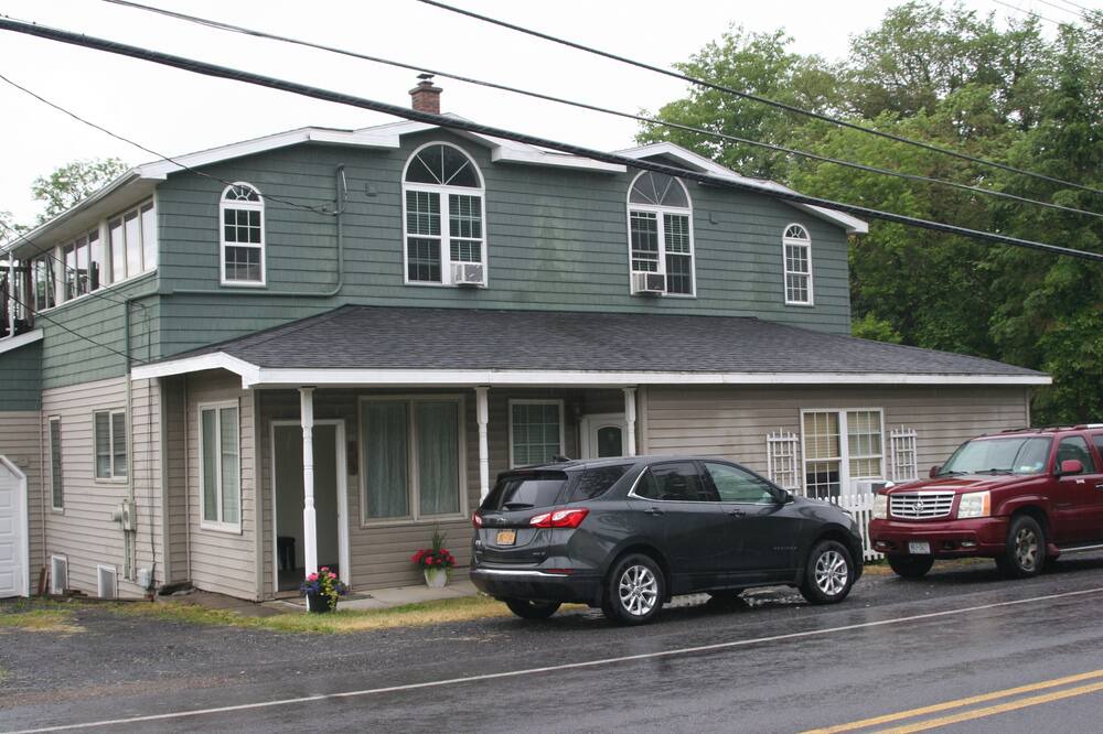 Photo of Outdoor in Sennett