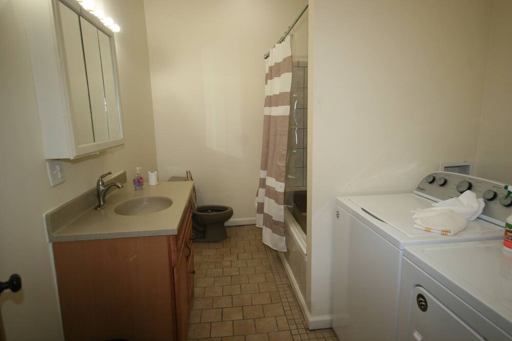 Photo of Bathroom in Sennett