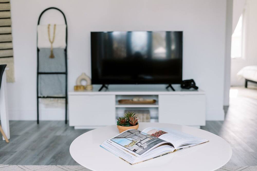 Photo of Livingroom in Victoria Hills