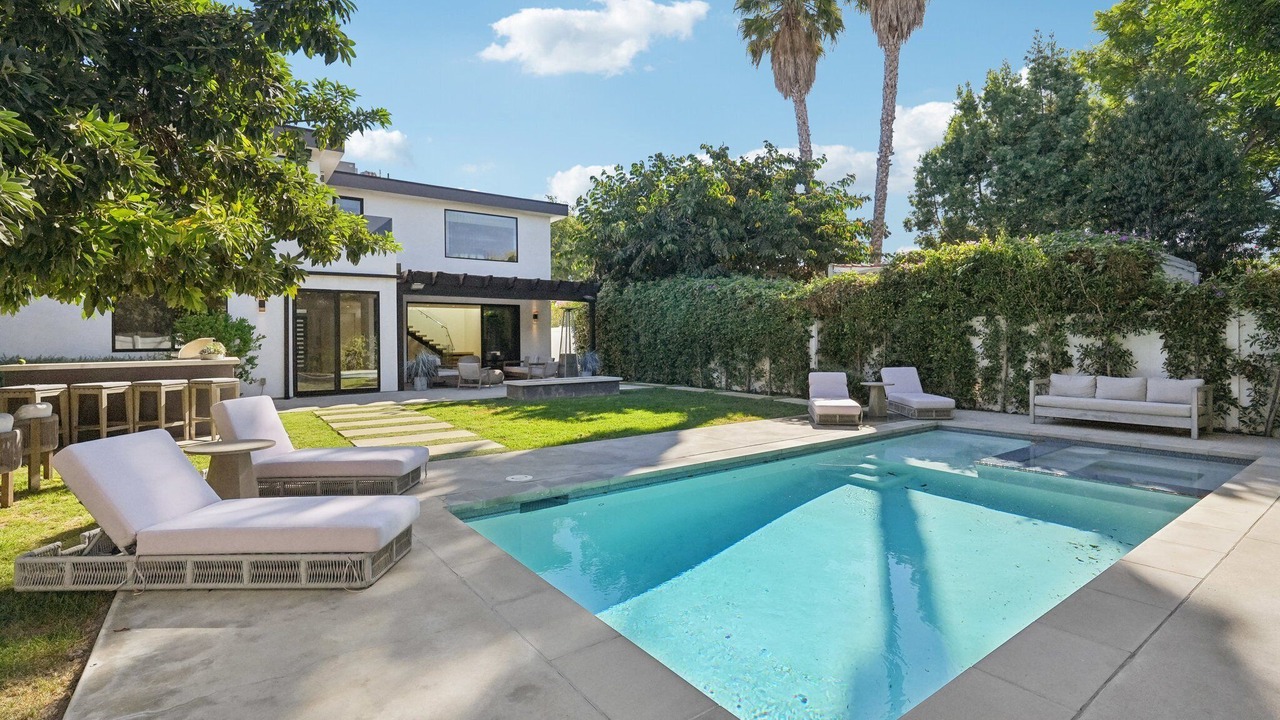 Photo of Outdoor in Melrose