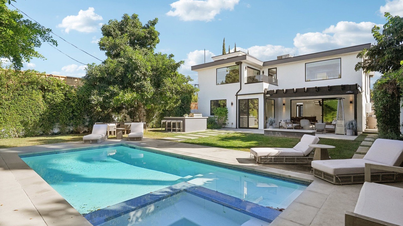 Photo of Outdoor in Melrose