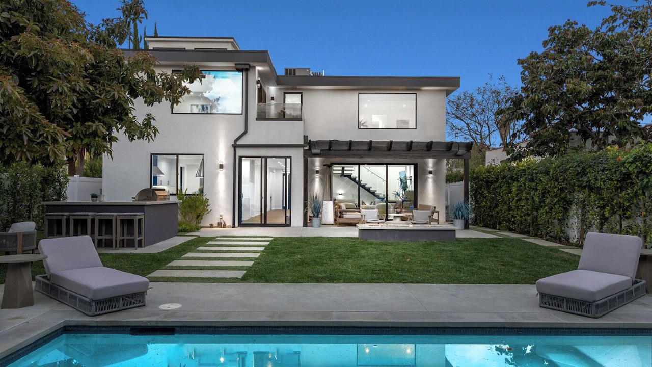 Photo of Outdoor in Melrose