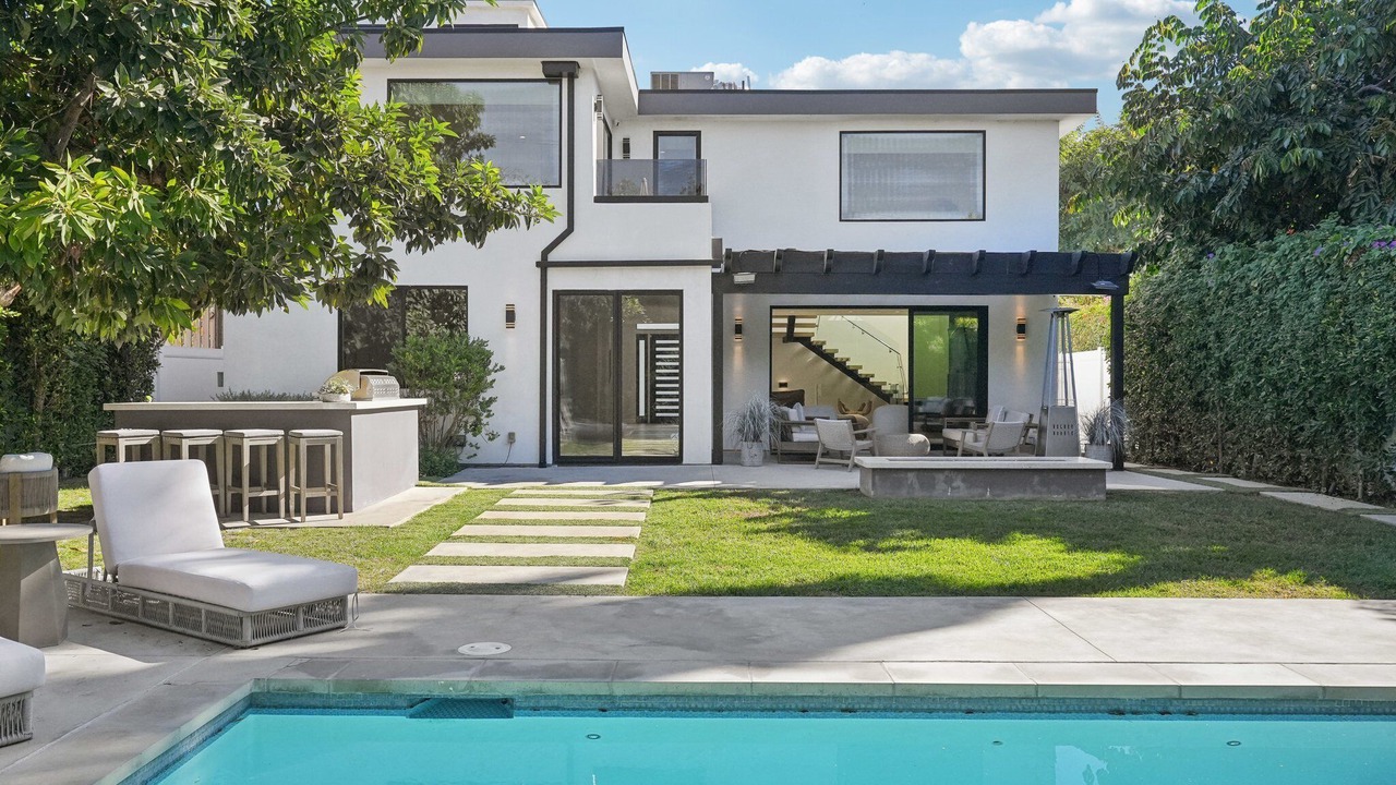 Photo of Outdoor in Melrose